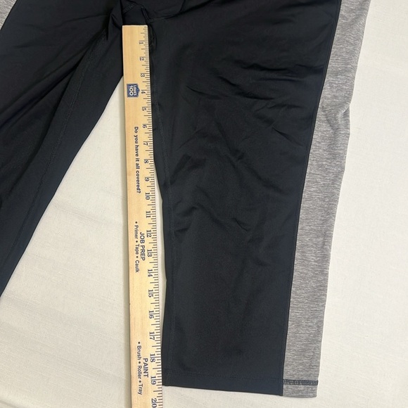 Ideology Women's Capri Leggings - Plus Sized 3X - Picture 5 of 8